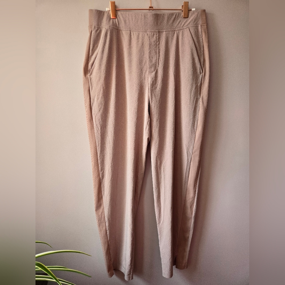 Athleta Brooklyn Textured Ankle Pant - Size 12 TallCondition: Excellent Pre-ow - Picture 2 of 6